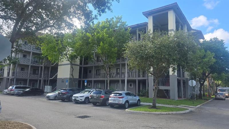Image 7 of 8 For 2801 Riverside Dr  208