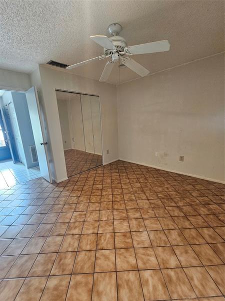 Image 10 of 14 For 263 Deerfield Ct