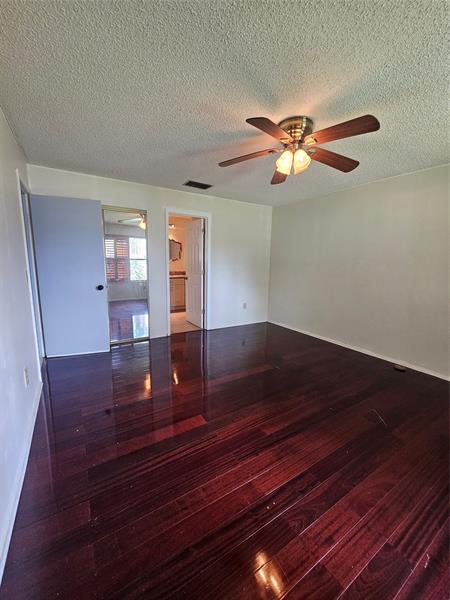 Image 12 of 14 For 263 Deerfield Ct
