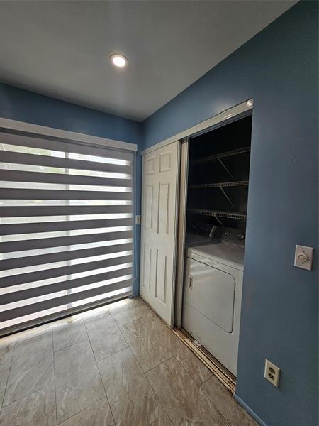 Image 6 of 14 For 263 Deerfield Ct