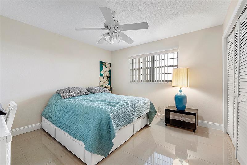 Image 10 of 22 For 5860 44th St  706