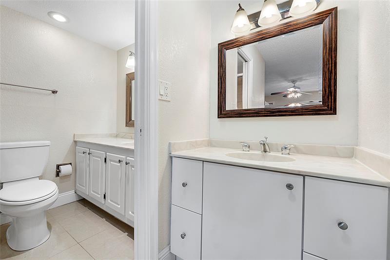 Image 15 of 22 For 5860 44th St  706