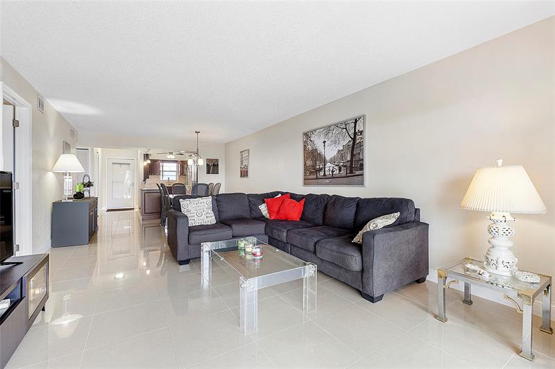 Image 9 of 22 For 5860 44th St  706