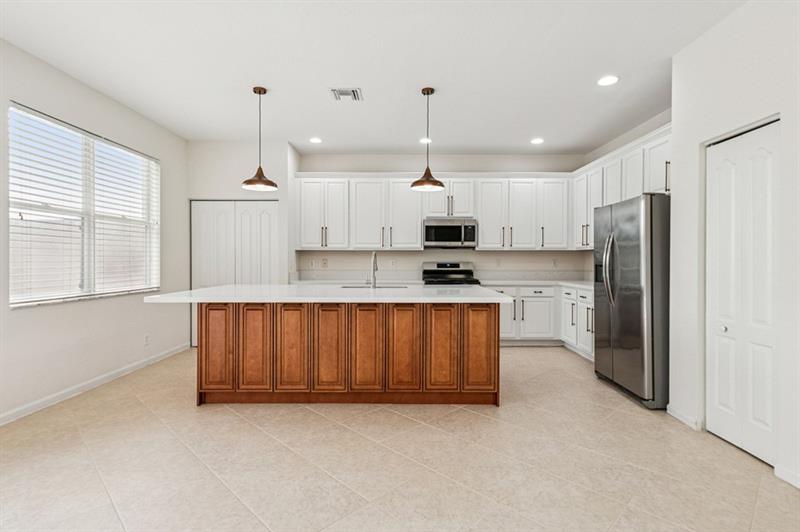 Image 6 of 24 For 106 Newberry Ln