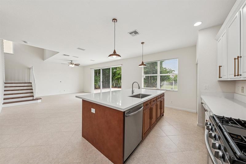 Image 8 of 24 For 106 Newberry Ln