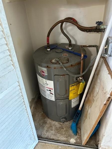 Image 12 of 20 For 9641 Sunrise Lakes Blvd  201