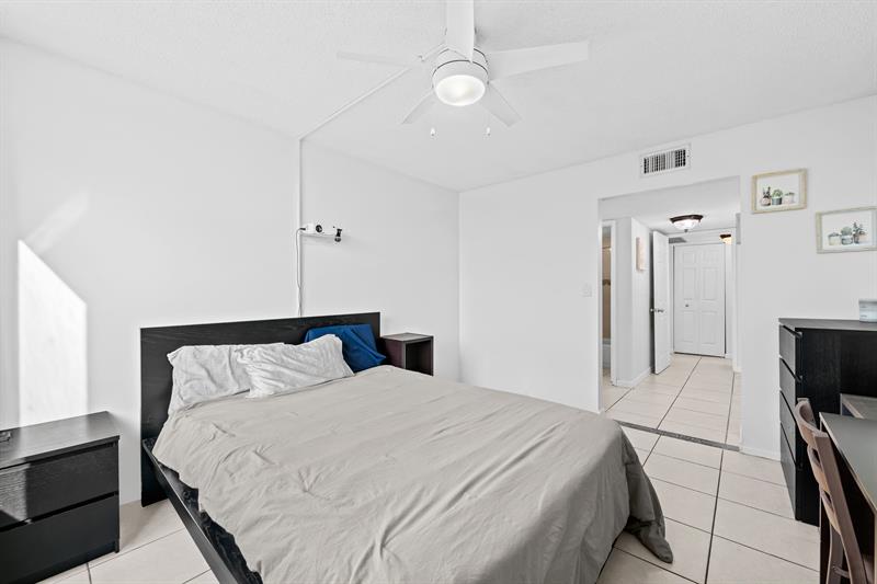 Image 15 of 25 For 9440 Tangerine Pl  301