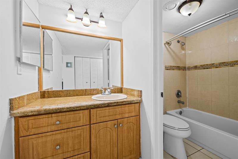 Image 17 of 25 For 9440 Tangerine Pl  301