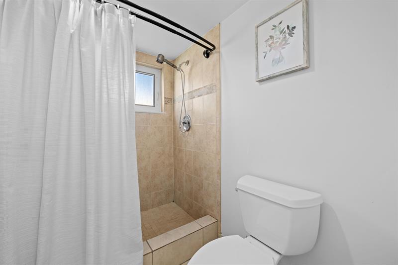 Image 21 of 25 For 9440 Tangerine Pl  301
