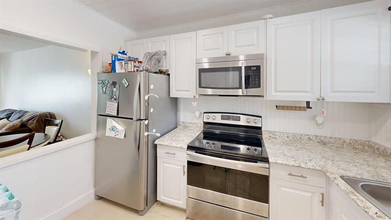 Image 3 of 15 For 1630 Embassy Dr  105