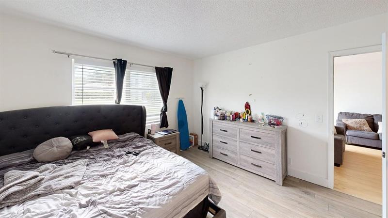 Image 6 of 15 For 1630 Embassy Dr  105