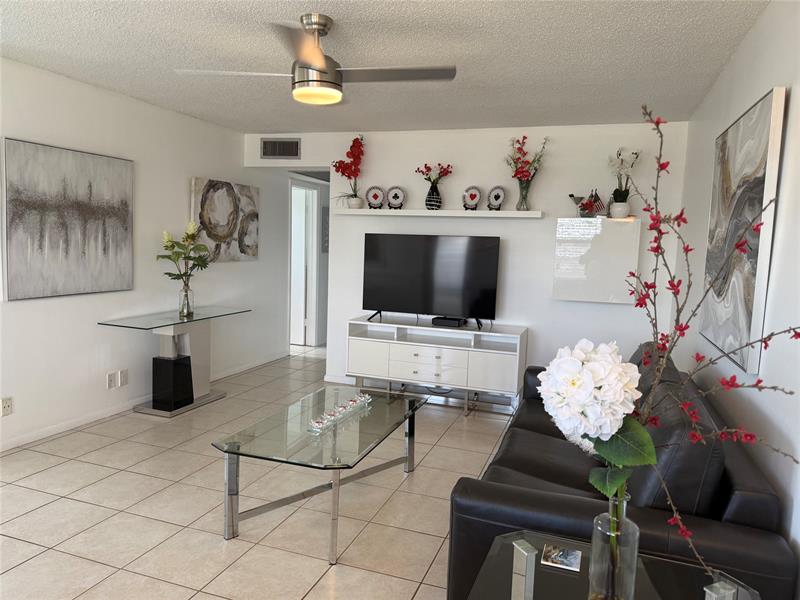 Image 12 of 36 For 144 Farnham F