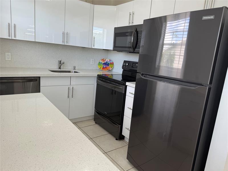 Image 17 of 36 For 144 Farnham F