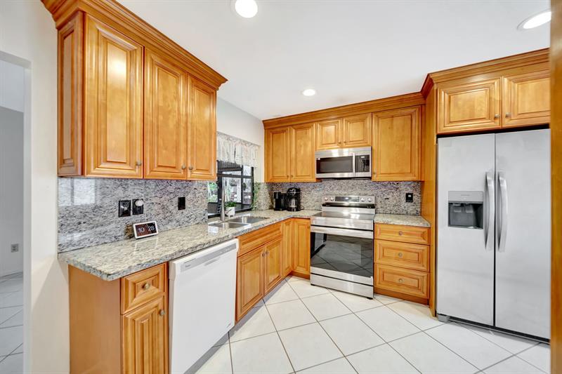 Image 11 of 63 For 22699 53rd Ave