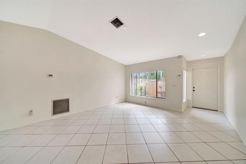 Image 16 of 63 For 22699 53rd Ave