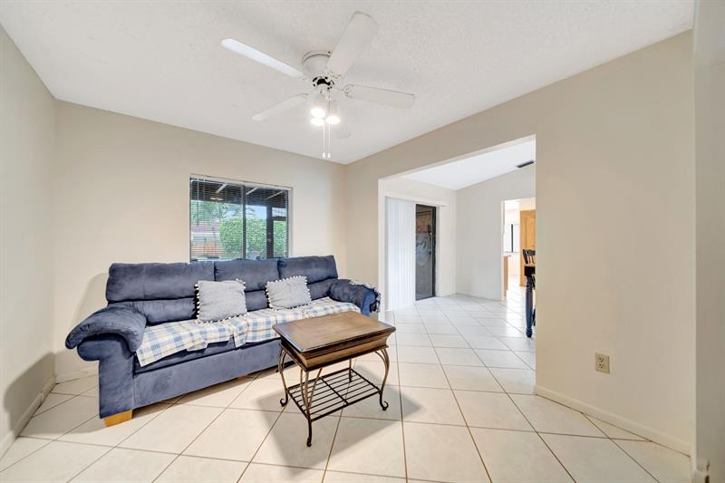 Image 22 of 63 For 22699 53rd Ave