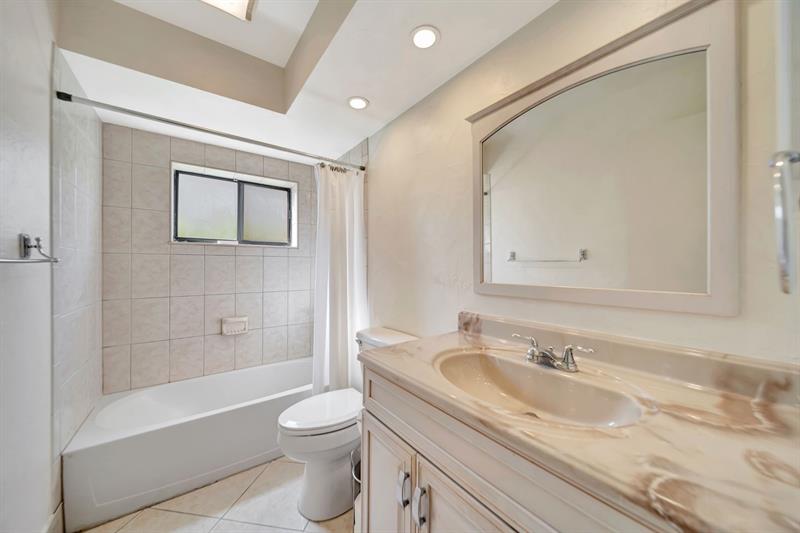 Image 29 of 63 For 22699 53rd Ave