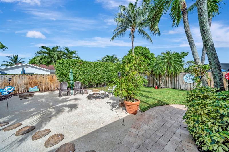 Image 34 of 63 For 22699 53rd Ave