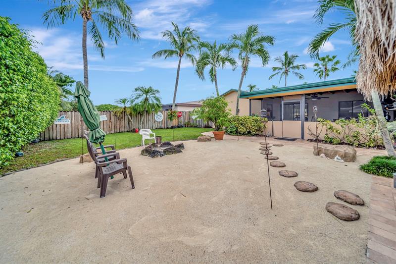 Image 39 of 63 For 22699 53rd Ave