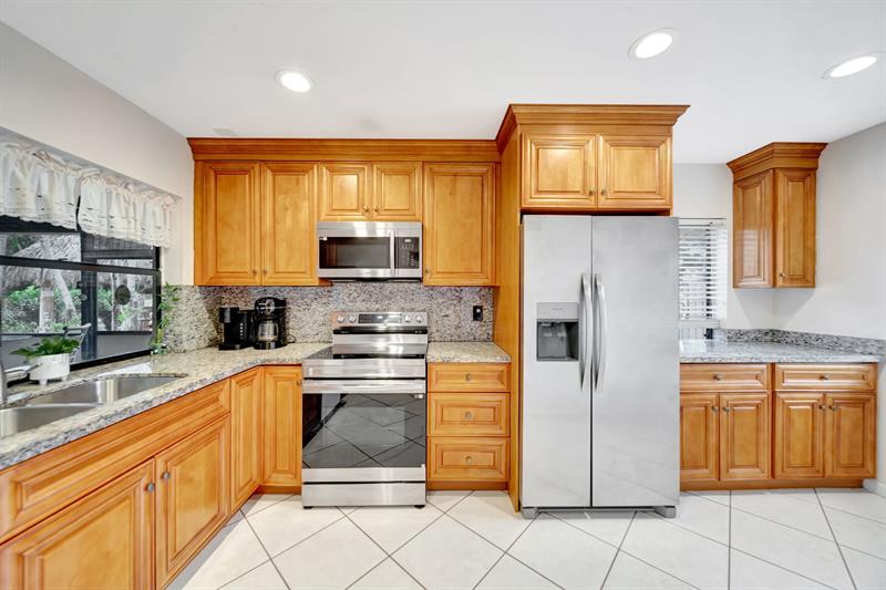Image 8 of 63 For 22699 53rd Ave
