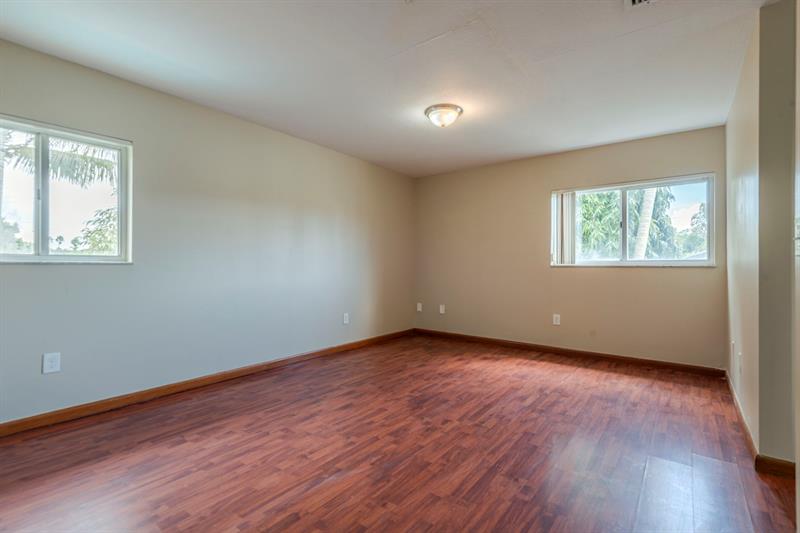 Image 14 of 37 For 8471 198th St