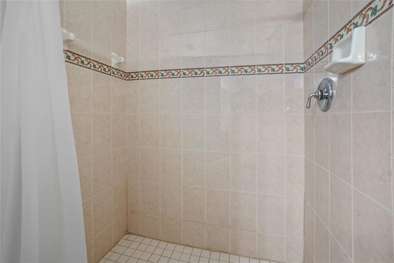 Image 14 of 41 For 5901 Wolverine Rd