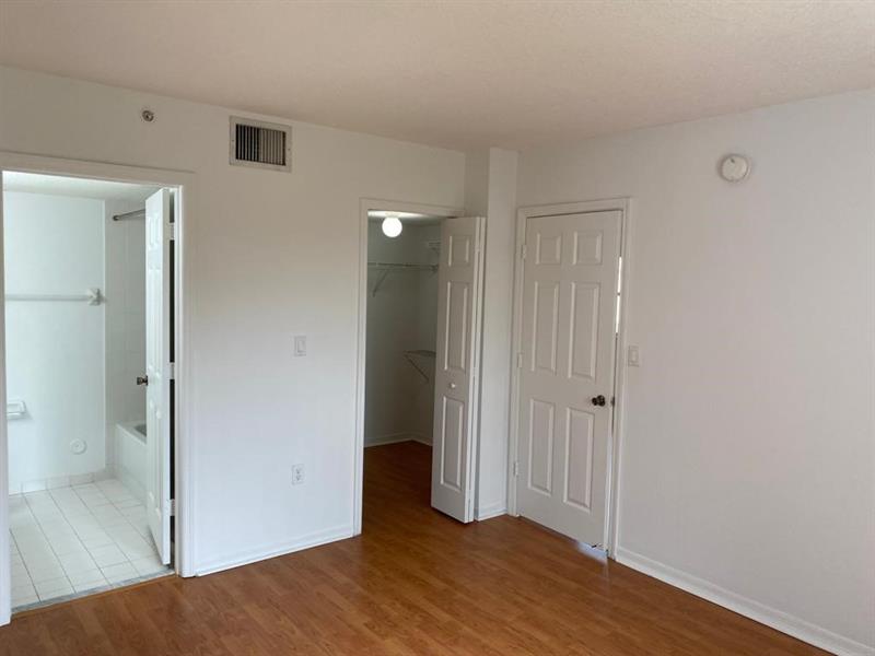 Image 15 of 30 For 22901 88th Pl  201