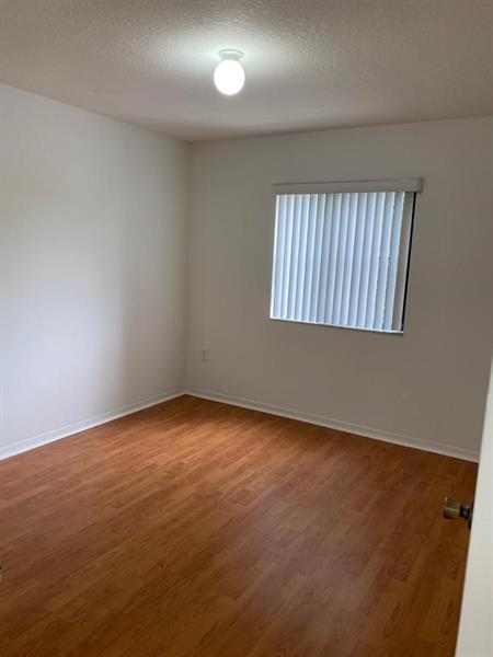 Image 17 of 30 For 22901 88th Pl  201