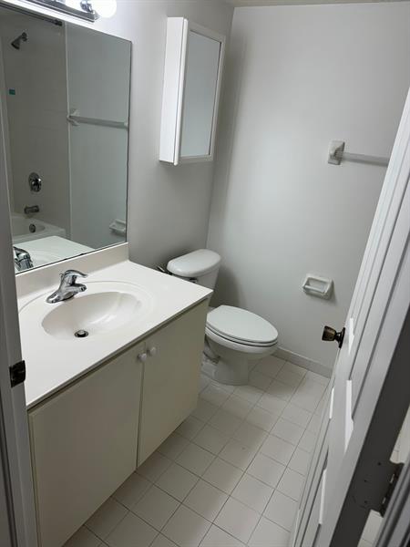 Image 19 of 30 For 22901 88th Pl  201