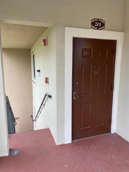 Image 5 of 30 For 22901 88th Pl  201