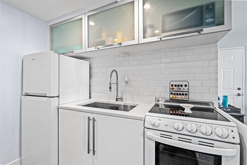 Image 13 of 22 For 8609 68th Ct  3