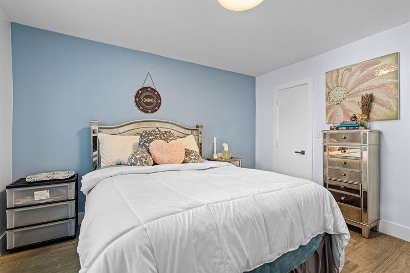 Image 17 of 22 For 8609 68th Ct  3