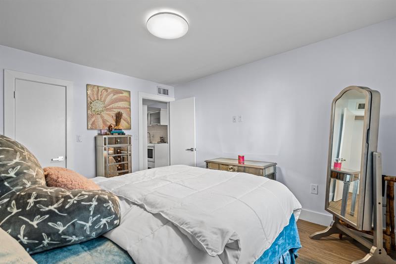 Image 18 of 22 For 8609 68th Ct  3
