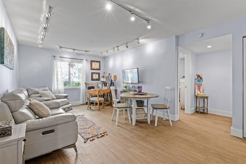 Image 6 of 22 For 8609 68th Ct  3