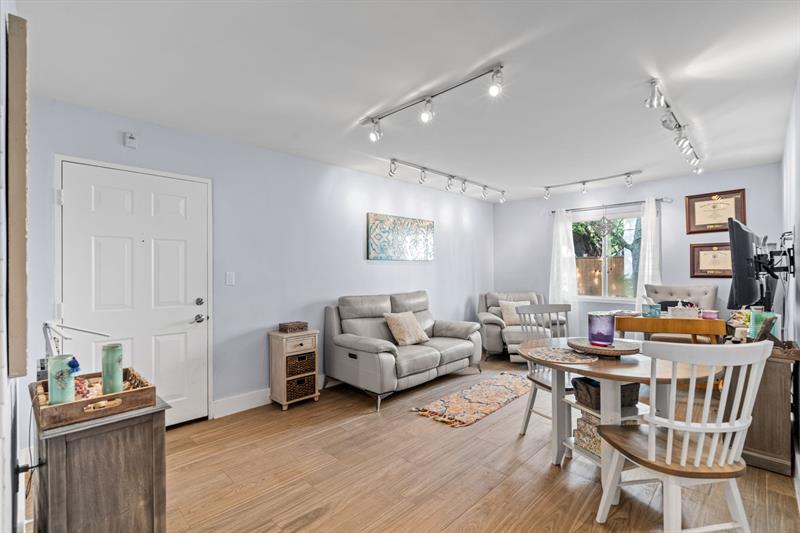 Image 7 of 22 For 8609 68th Ct  3