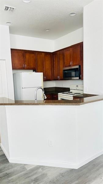 Image 4 of 17 For 5754 Hampton Hills Blvd  5754