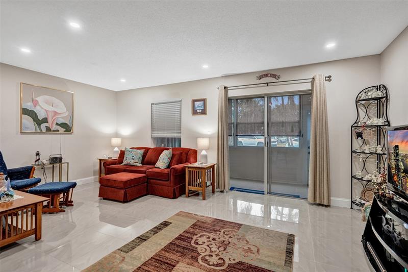 Image 14 of 54 For 4980 Sabal Palm Boulevard  124