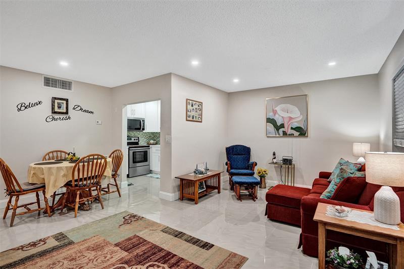Image 15 of 54 For 4980 Sabal Palm Boulevard  124