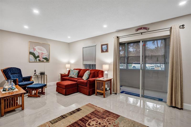 Image 16 of 54 For 4980 Sabal Palm Boulevard  124