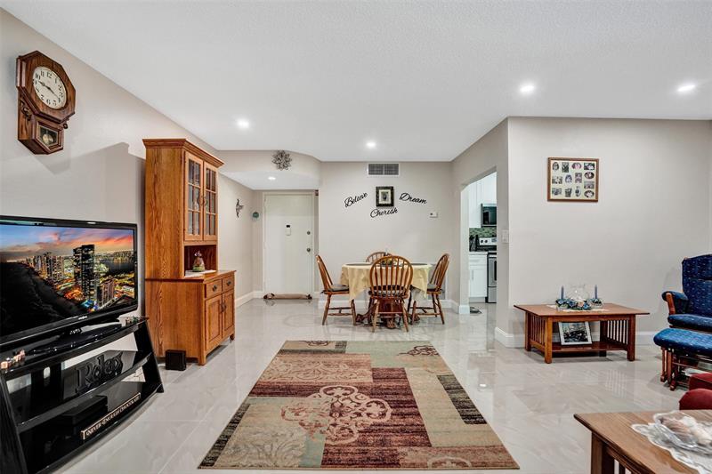 Image 17 of 54 For 4980 Sabal Palm Boulevard  124