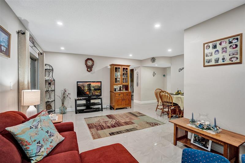 Image 18 of 54 For 4980 Sabal Palm Boulevard  124