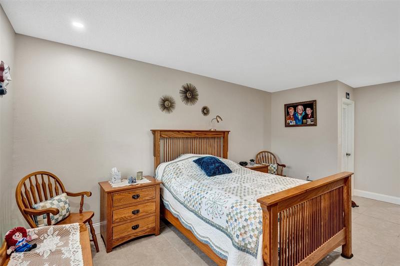 Image 26 of 54 For 4980 Sabal Palm Boulevard  124