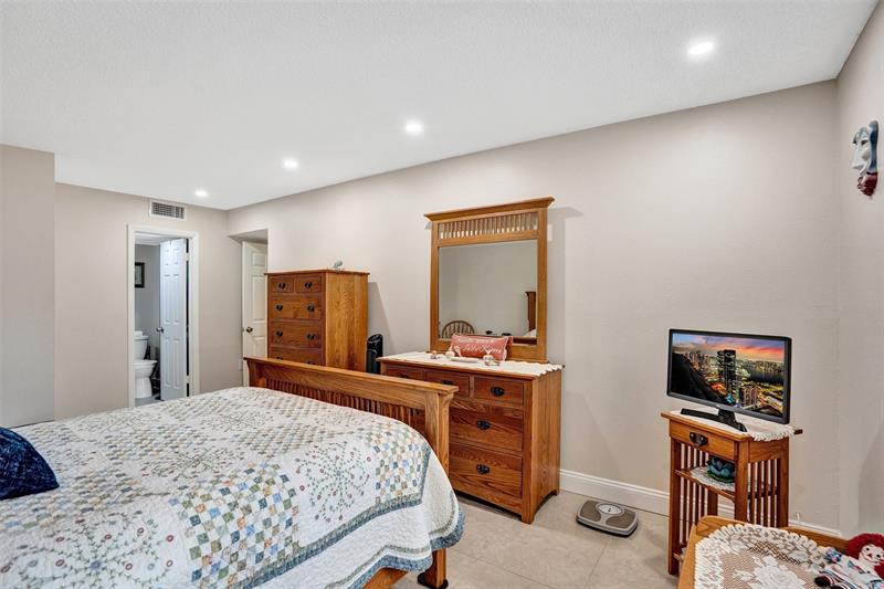 Image 28 of 54 For 4980 Sabal Palm Boulevard  124