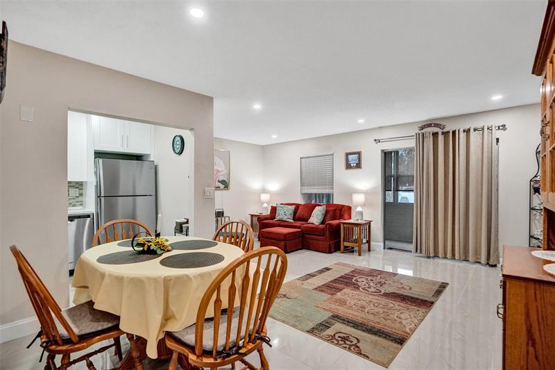 Image 7 of 54 For 4980 Sabal Palm Boulevard  124