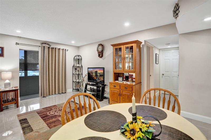 Image 8 of 54 For 4980 Sabal Palm Boulevard  124