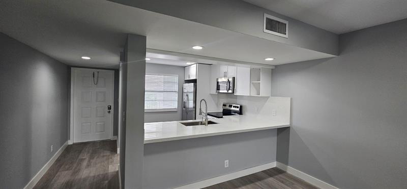 Image 21 of 60 For 3993 Cypress Reach Ct  501