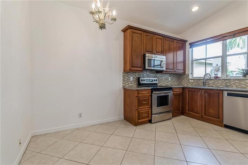 Image 18 of 25 For 5851 119th Dr