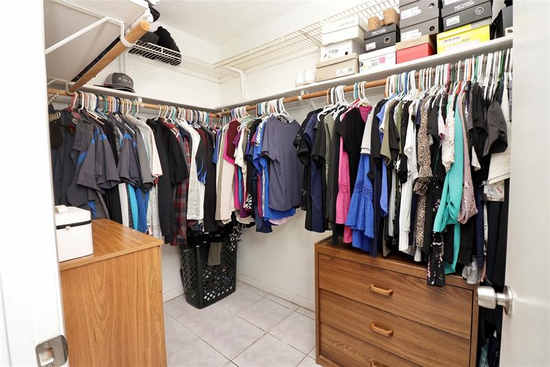 Image 10 of 40 For 7782 Blairwood Cir