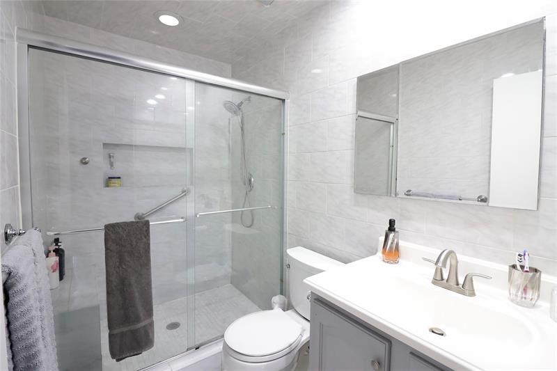 Image 11 of 40 For 7782 Blairwood Cir