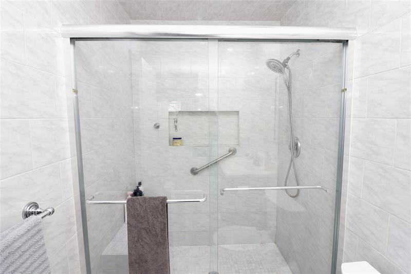 Image 12 of 40 For 7782 Blairwood Cir